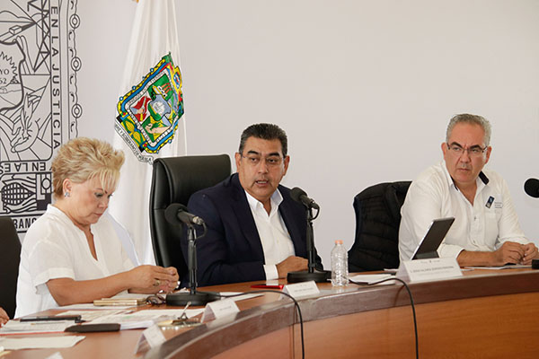 Contingencia volcánica regresa a 125,000 alumnos a clases virtuales