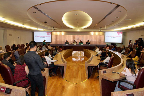 SMDIF Puebla y UPAEP firman convenio en favor del desarrollo personal de las familias
