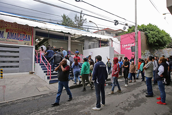 No hay avances en negociaciones con locatarios del mercado de Amalucan
