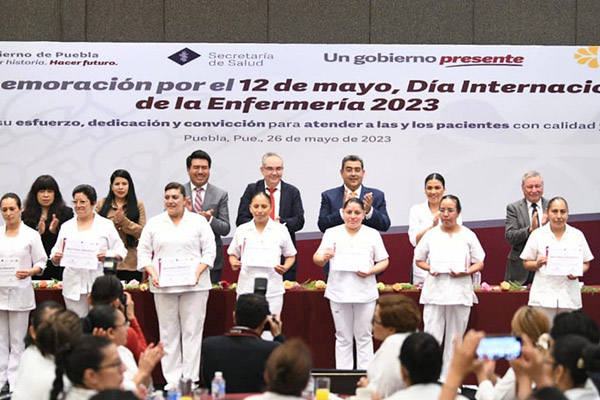 Reconoce gobierno estatal labor de enfermeros en Puebla