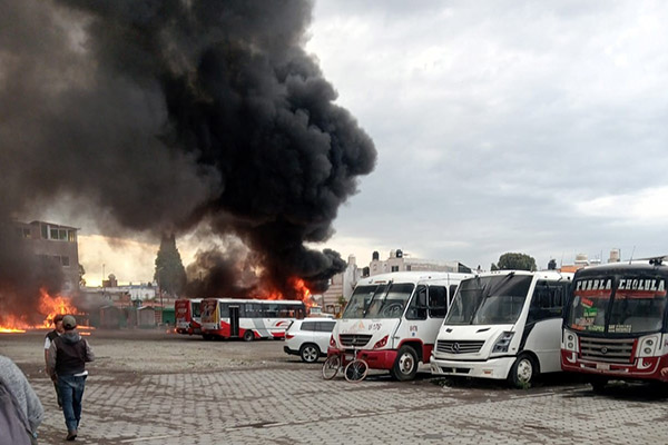 Estalla depósito de diésel en terminal de "los Cholula"; hay un muerto