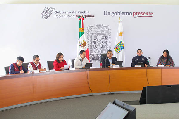 Gobierno de Sergio Salomón acompaña a campesinos afectados por contingencias climatológicas