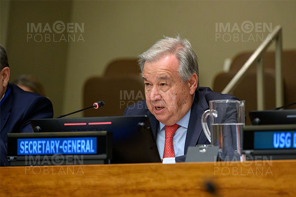 Jefe de ONU apoya crear una agencia de inteligencia artificial inspirada en el OIEA
