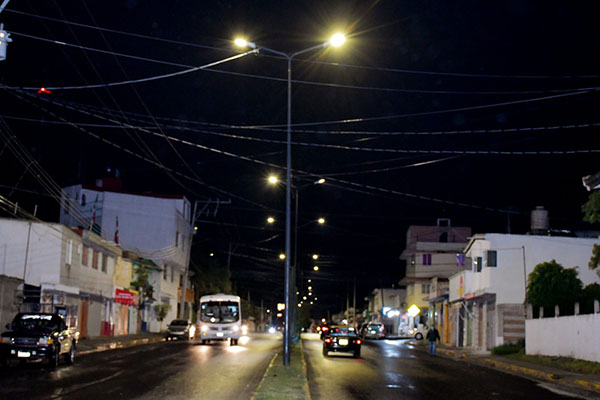 Ayuntamiento avanza en acciones de iluminación en dos terceras partes del municipio