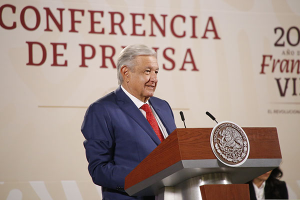 Reducción del huachicol al 90%, afirma AMLO