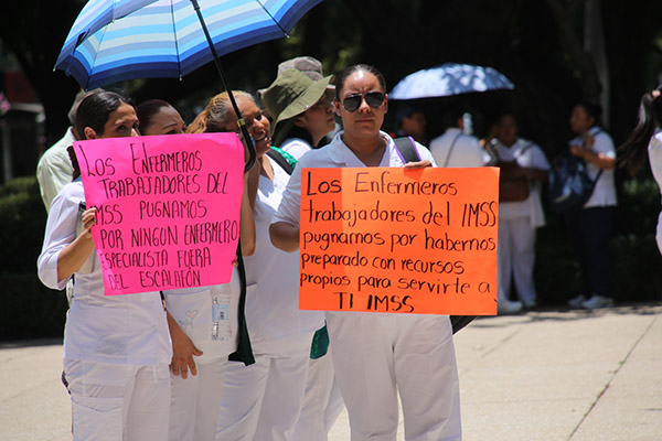 Enfermeras exigen que se reconozcan especialidades hechas en escuelas particulares