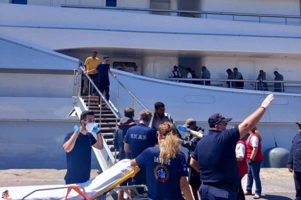 Yate de lujo de familia mexicana se suma al rescate de migrantes en Grecia