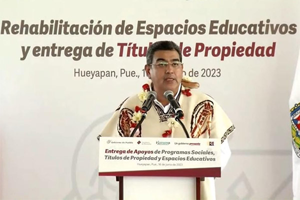 Sergio Salomón lleva a cabo gira de trabajo en el municipio de Hueyapan