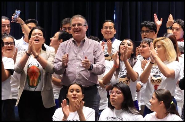 Polémica propuesta de Ebrard: busca crear una secretaría a cargo del hijo de AMLO