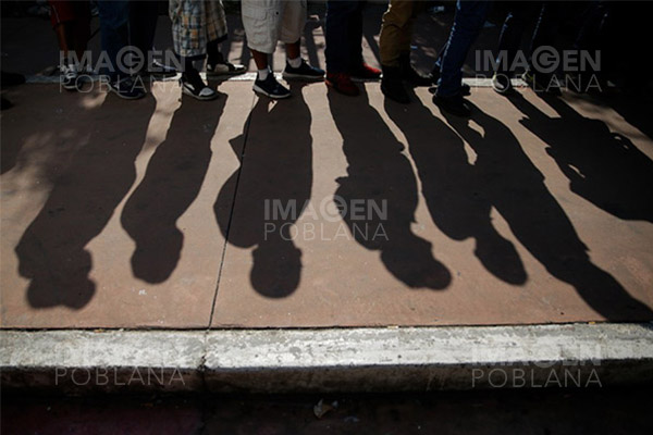 Gobierno de EU descarta política de Trump y renueva protección a 337,000 migrantes