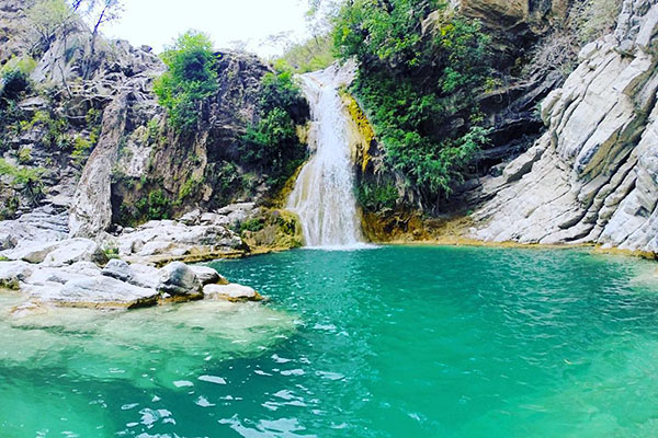 ¿Calor? Descubre los impresionantes destinos naturales para nadar en Puebla
