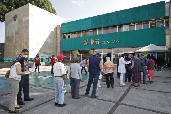 Un problema más en el IMSS: clínicas están agobiadas por el calor