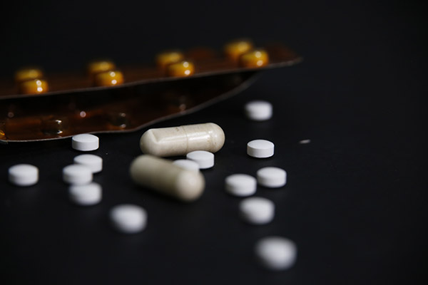 Aumentar el acceso a opioides recetados podría reducir sobredosis en Estados Unidos