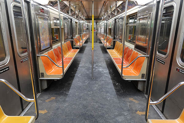 Exmarine es acusado de homicidio por estrangulamiento en metro de Nueva York