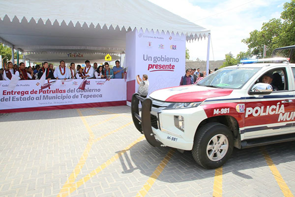Con entrega de patrullas, Sergio Salomón fortalece la seguridad en Tepeaca