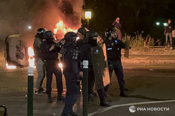 Violentos disturbios en Francia por muerte de adolescente dejan al menos 150 detenidos