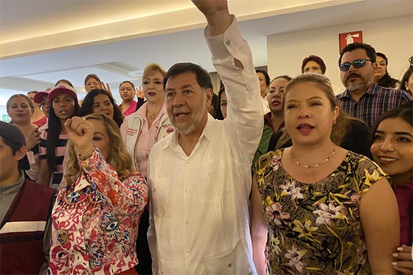 Sostiene Gerardo Fernández Noroña encuentro con mujeres poblanas