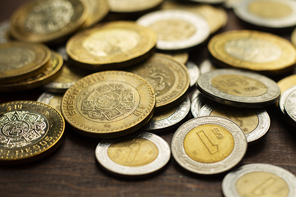Peso mexicano registra su mejor nivel frente al dólar desde 2015