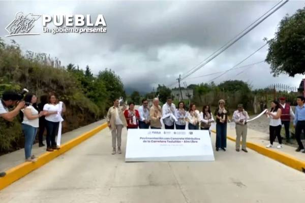 Entrega gobernador en Teziutlán rehabilitación de la carretera La Estación-Amila