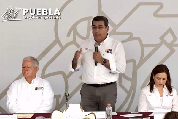 Sergio Salomón encabeza jornada de Lunes Ciudadano en Teziutlán