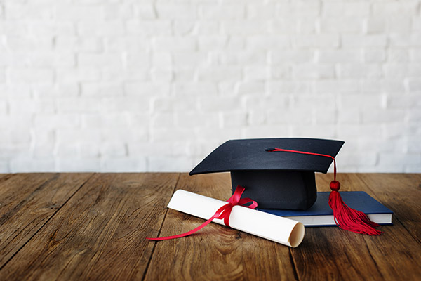 Graduaciones se encarecen 39.7% en 2023