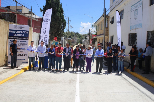 Paola Angon entrega pavimentación en avenida 5 de Mayo, petición solicitada por casi 10 años