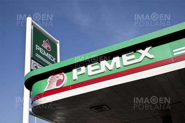 Fitch rebaja nota crediticia de mexicana Pemex a "B+"