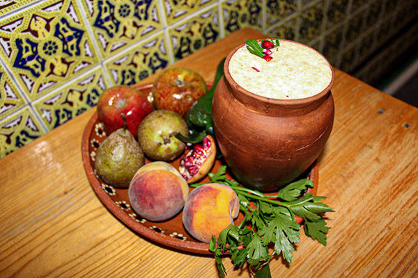Reinventando un clásico: comidas y bebidas inspiradas en el chile en nogada