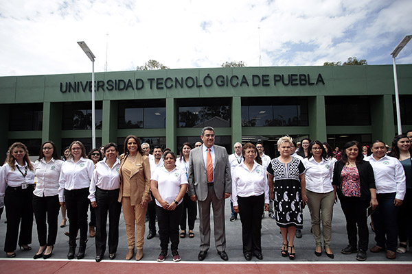 Entrega Sergio Salomón infraestructura educativa en la UTP