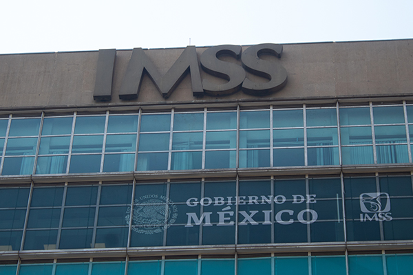 ¿En qué consiste el IMSS-Bienestar y por qué hay polémica?