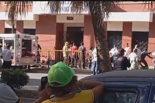 Desplome de domo en colegio de Ciudad Victoria deja 3 personas atrapadas