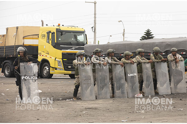 Siete carreteras en Perú están bloqueadas por protesta nacional contra el Gobierno