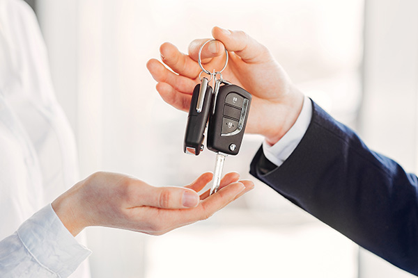 Plataformas, agencias o lotes, ¿dónde es más seguro comprar un auto usado?