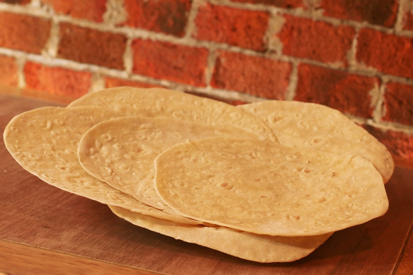 Trabajo en el extranjero: empresa en Texas ofrece 45,000 pesos para producción de tortillas