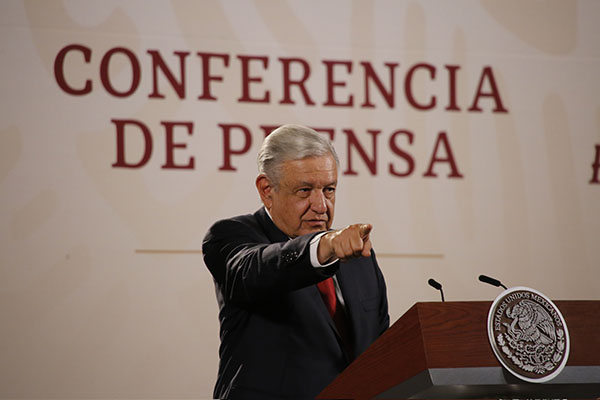AMLO respalda a Pemex y FGR por el monto económico exigido a Emilio L.