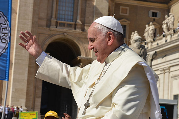 Papa Francisco expresa profunda preocupación por fuertes incendios en Europa
