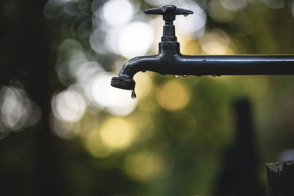Más de 100 comunas francesas se quedan sin agua potable por la sequía