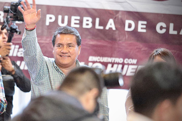 Suma Julio Huerta apoyo de liderazgos del Distrito local 9