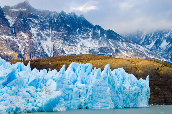 Un impresionante iceberg en Málaga alerta al mundo sobre el cambio climático