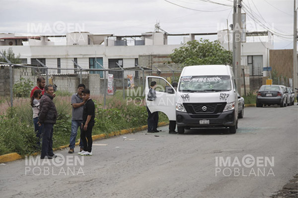 Disputa entre rutas de transporte público deja un herido y una unidad vandalizada