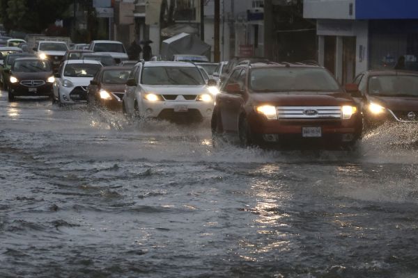 ¡Evita accidentes! Tips para una conducción responsable en época de lluvias