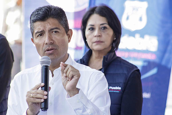“Es inaceptable”: Eduardo Rivera se pronuncia contra los nuevos libros de texto