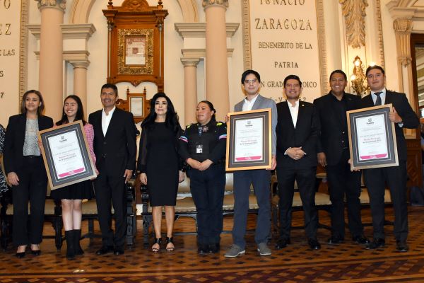 Ganan alumnos BUAP Premio Municipal de la Juventud 2023