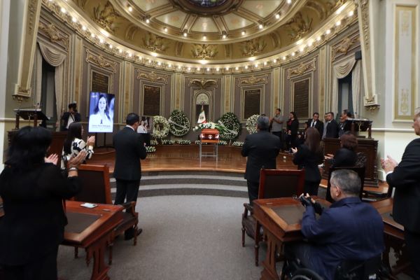 LXI Legislatura rinde homenaje póstumo a la diputada Aurora Sierra Rodríguez