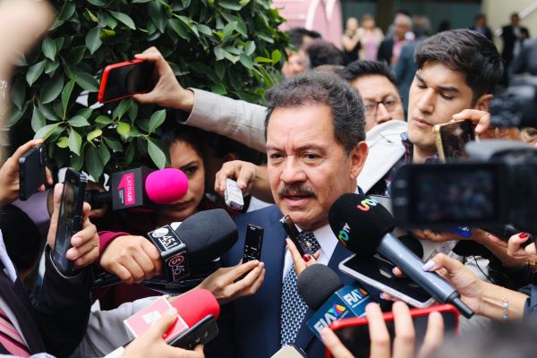 Presidencia de la mesa directiva y Jucopo se elegirán por acuerdos: Mier