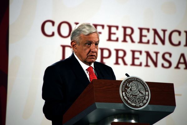Reviran a López Obrador sobre el “costo elevado” de las elecciones en México