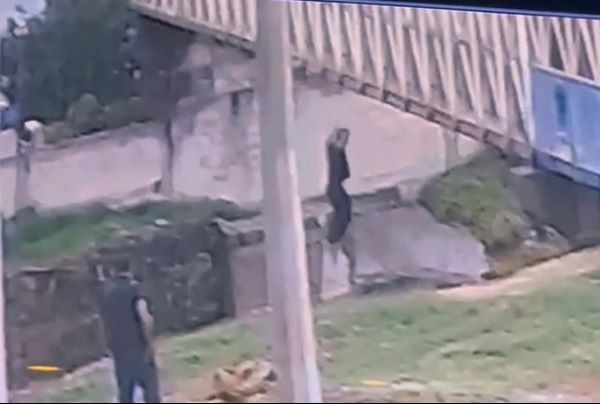 Buscan a hombre que se arrojó al río Alseseca desde un puente