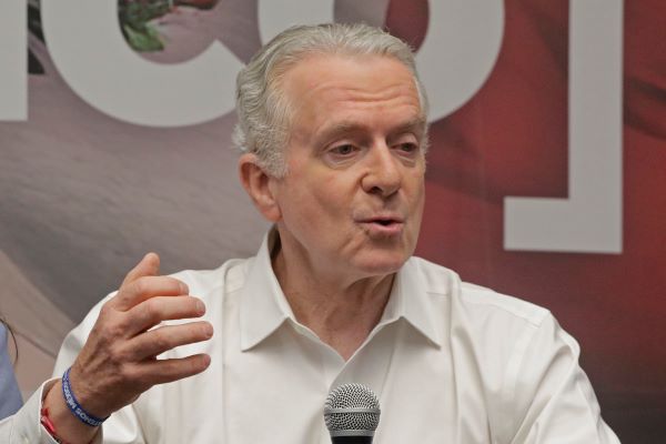 Santiago Creel se baja de la contienda; declinaría en favor de Xóchitl