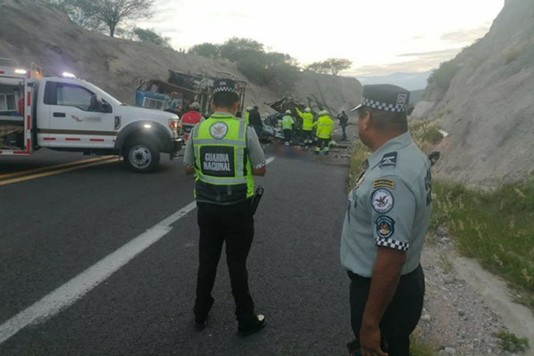 15 migrantes muertos y 36 heridos deja accidente en la Cuacnopalan-Oaxaca