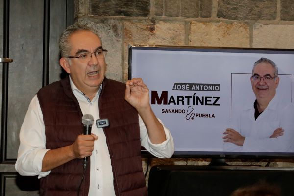 José Antonio Martínez se deslinda del “barbosismo”; presenta su plataforma “Sanando Puebla”